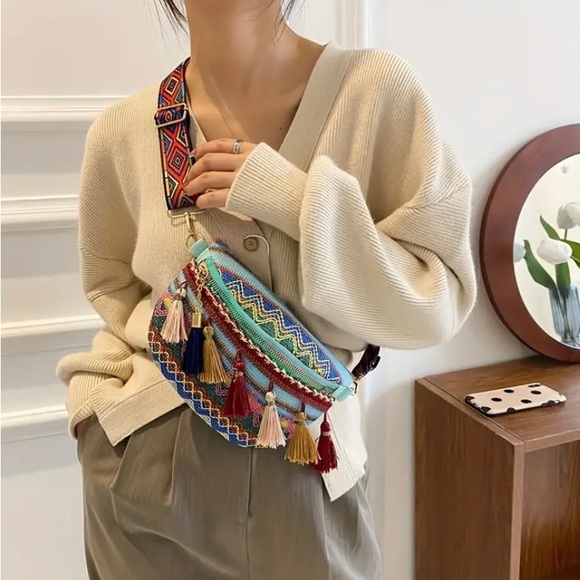 New Boho Style Tassel Fanny Pack Colorblock Crossbody Shoulder Bag NWT Aztec - Picture 3 of 16